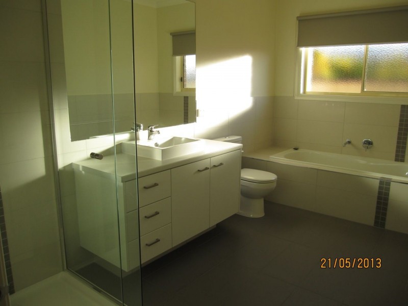 32A Wood Street, Avondale Heights VIC 3034