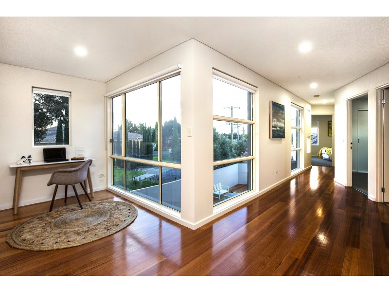 7A Downland Square, Avondale Heights VIC 3034