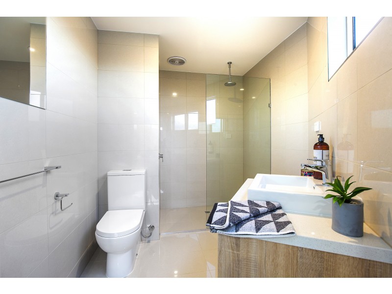 7A Downland Square, Avondale Heights VIC 3034