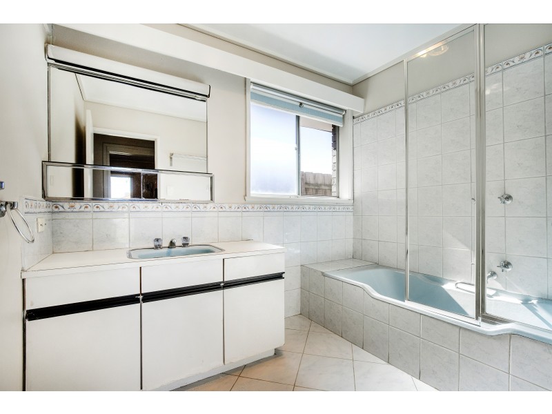 2 Mues Street, Keilor East VIC 3033