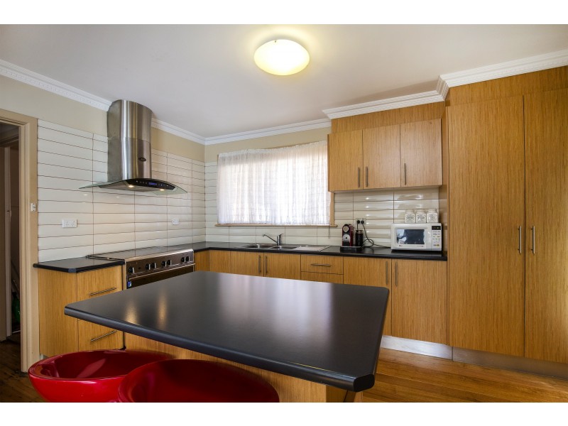 178 Military Road (not Main Road), Avondale Heights VIC 3034