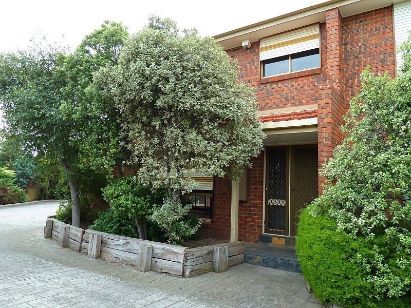 4/18-20 San Remo Dr, Avondale Heights VIC 3034