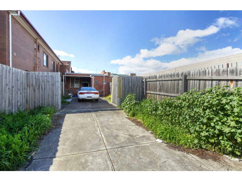 141 Military Road, Avondale Heights VIC 3034