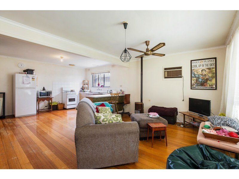 16 George Street, St Albans VIC 3021