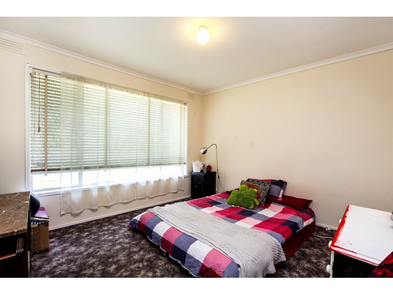 16 George Street, St Albans VIC 3021