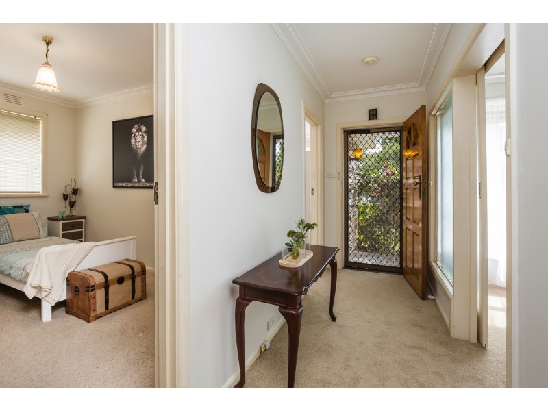 41 Montpellier Drive, Avondale Heights VIC 3034