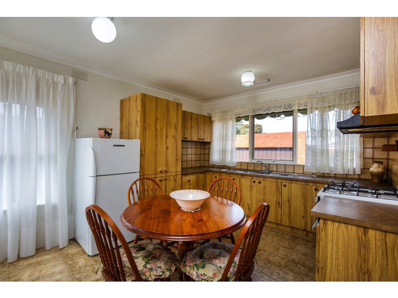 41 Montpellier Drive, Avondale Heights VIC 3034