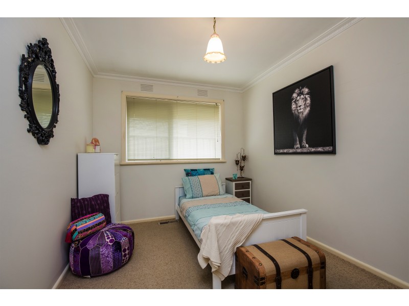 41 Montpellier Drive, Avondale Heights VIC 3034