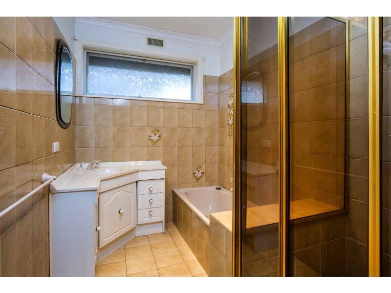 41 Montpellier Drive, Avondale Heights VIC 3034