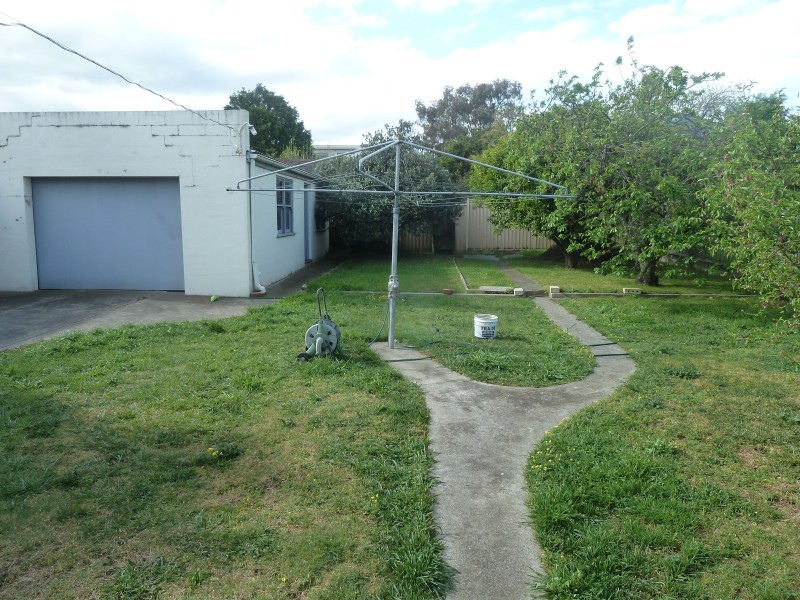 30 Carrington Rd, Niddrie VIC 3042