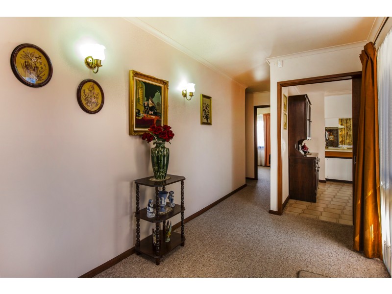 35 Bordeaux Street, Avondale Heights VIC 3034