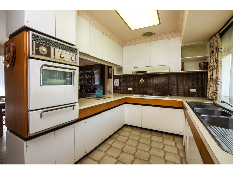 35 Bordeaux Street, Avondale Heights VIC 3034