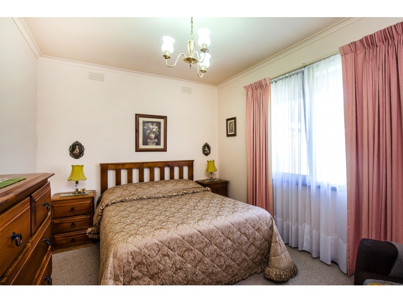 35 Bordeaux Street, Avondale Heights VIC 3034