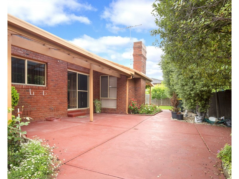 7 Thackeray Quadrant, Avondale Heights VIC 3034