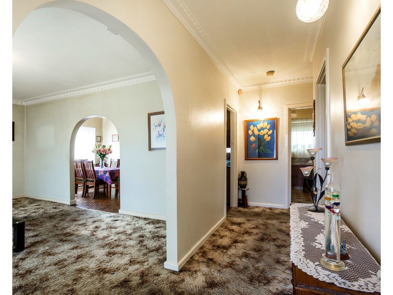 24 Alexander Street, Avondale Heights VIC 3034