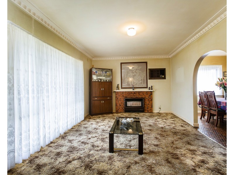 24 Alexander Street, Avondale Heights VIC 3034