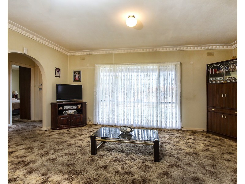 24 Alexander Street, Avondale Heights VIC 3034