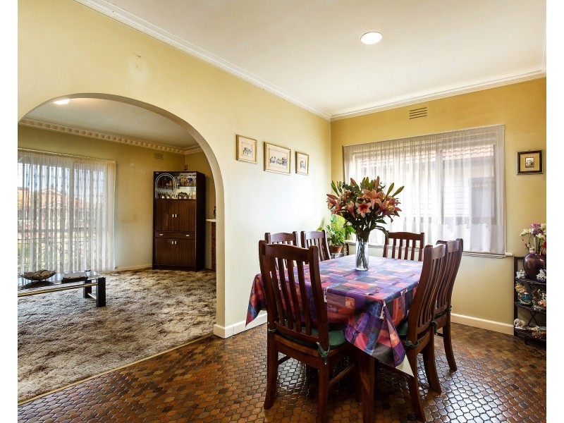 24 Alexander Street, Avondale Heights VIC 3034