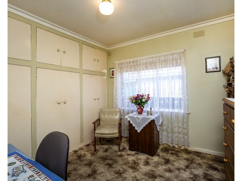 24 Alexander Street, Avondale Heights VIC 3034