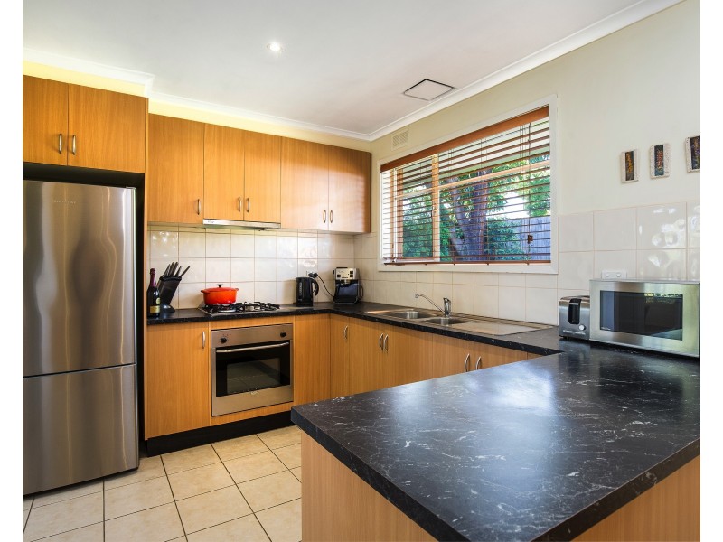 32 Brentwood Drive, Avondale Heights VIC 3034
