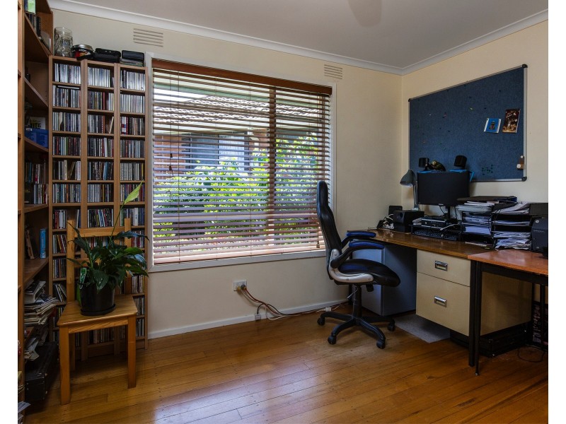 32 Brentwood Drive, Avondale Heights VIC 3034