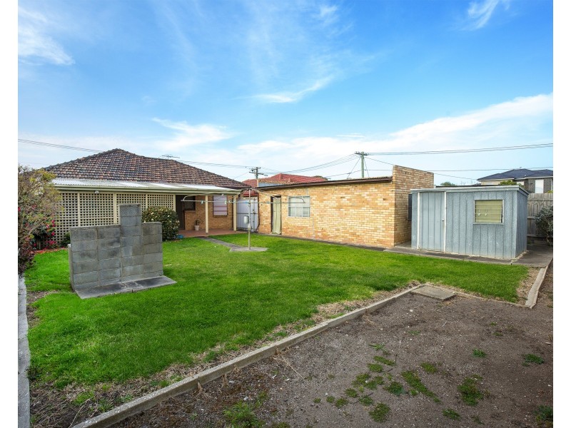 23 Macey Ave, Avondale Heights VIC 3034