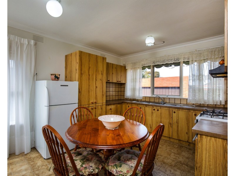 41 Montpellier Drive, Avondale Heights VIC 3034