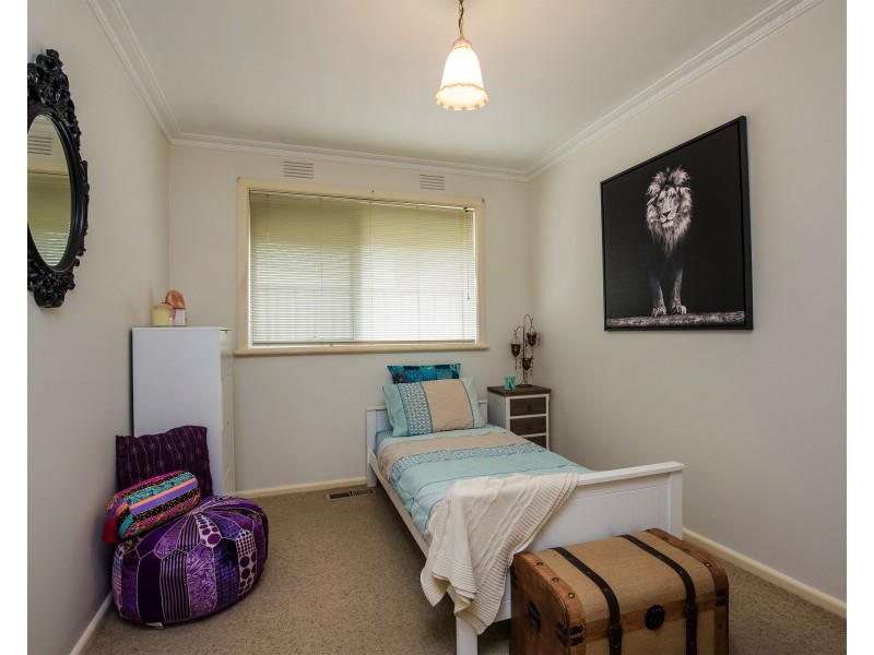 41 Montpellier Drive, Avondale Heights VIC 3034