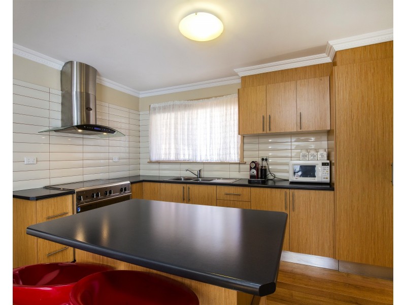 178 Military Rd, Avondale Heights VIC 3034