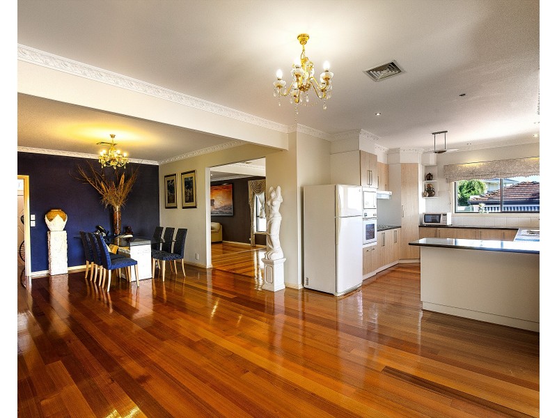 6 Karen Court, Avondale Heights VIC 3034