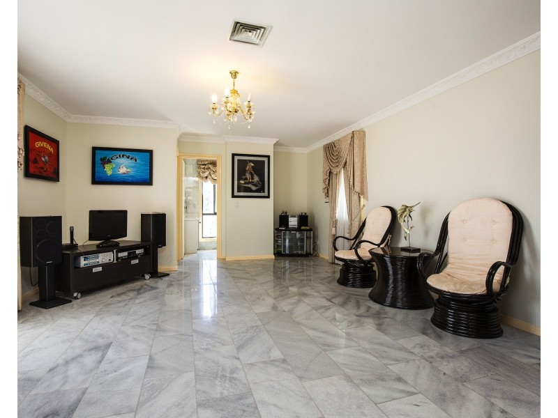 6 Karen Court, Avondale Heights VIC 3034