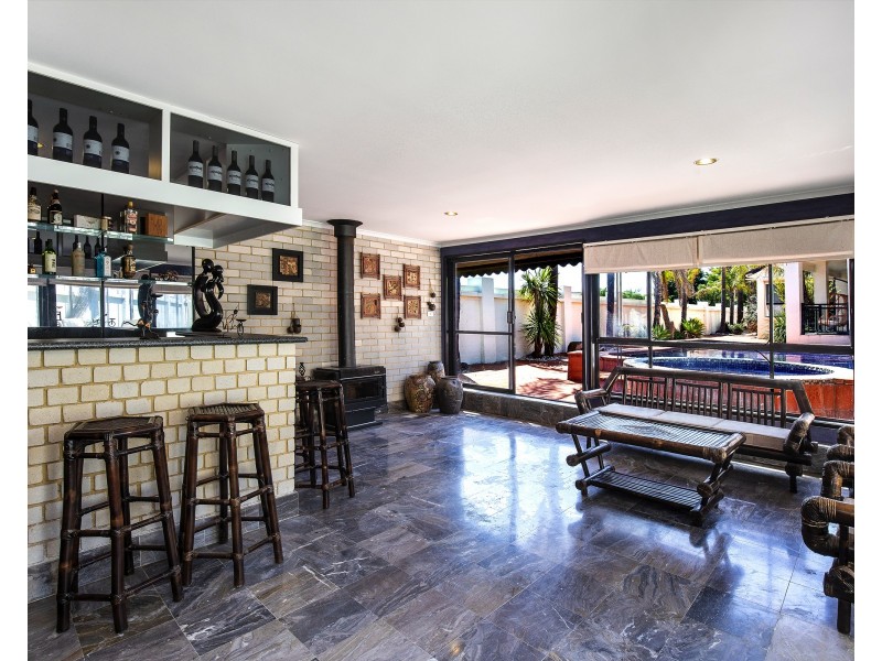 6 Karen Court, Avondale Heights VIC 3034