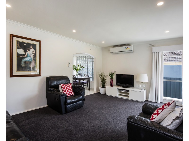 9 Brentwood Drive, Avondale Heights VIC 3034