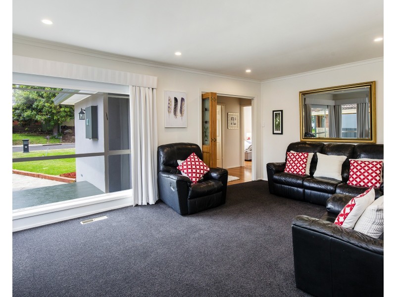 9 Brentwood Drive, Avondale Heights VIC 3034