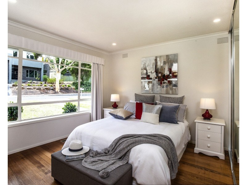 9 Brentwood Drive, Avondale Heights VIC 3034