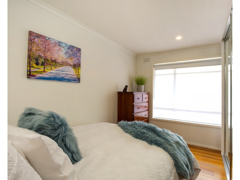 9 Brentwood Drive, Avondale Heights VIC 3034