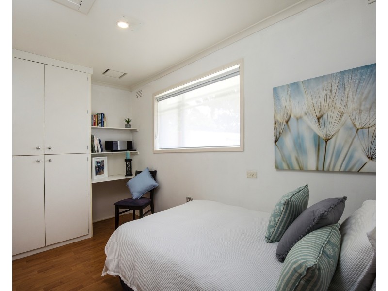 9 Brentwood Drive, Avondale Heights VIC 3034