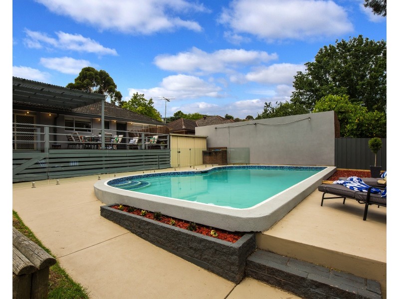 9 Brentwood Drive, Avondale Heights VIC 3034