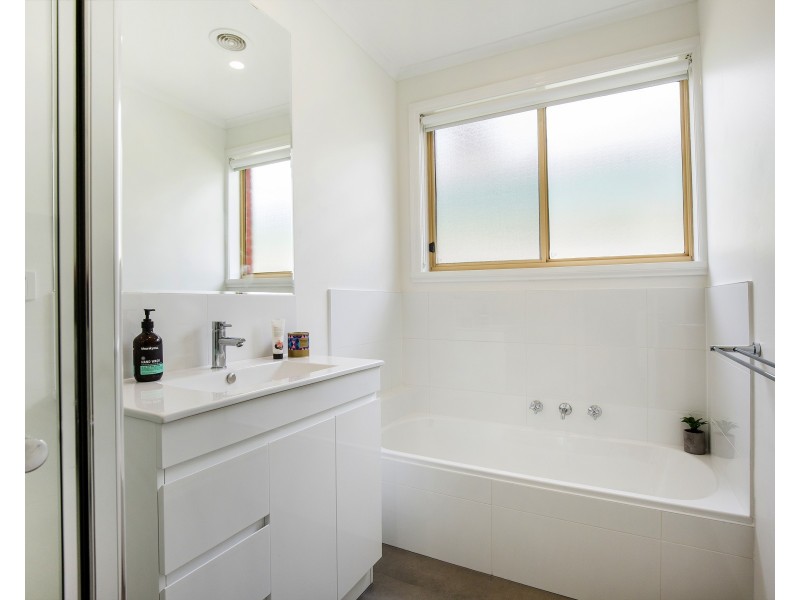 1/36 Hassett Crescent, Keilor East VIC 3033
