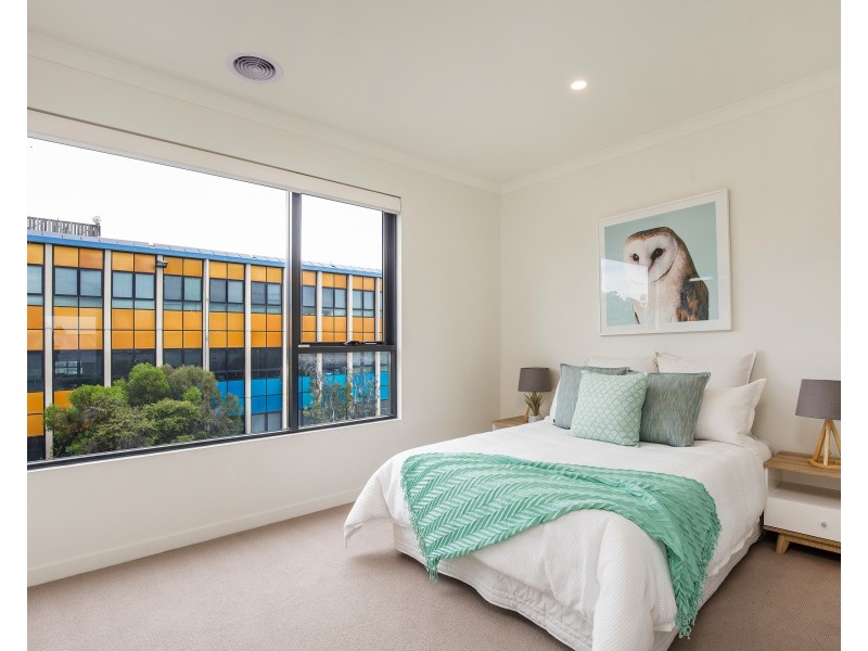 6 Aviary Grove, Thornbury VIC 3071