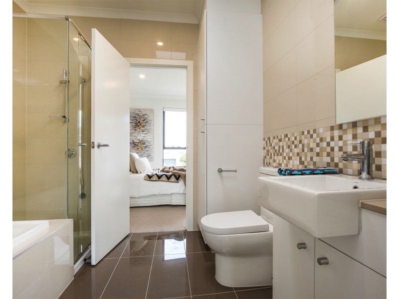 6 Aviary Grove, Thornbury VIC 3071