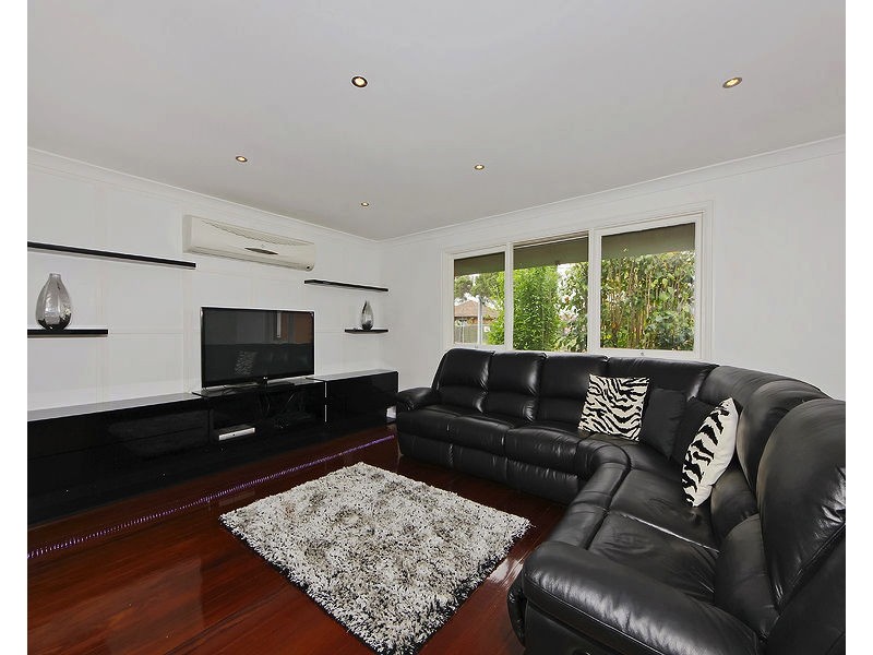 53 Doyle St, Avondale Heights VIC 3034