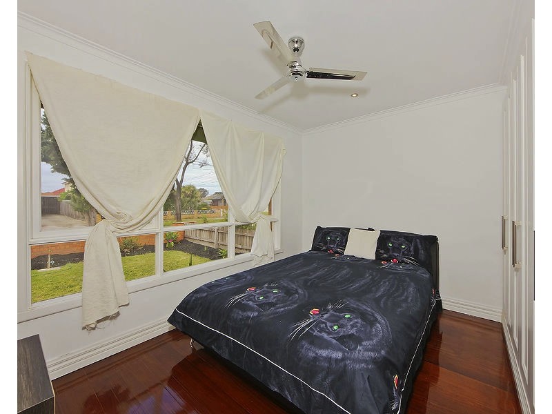 53 Doyle St, Avondale Heights VIC 3034