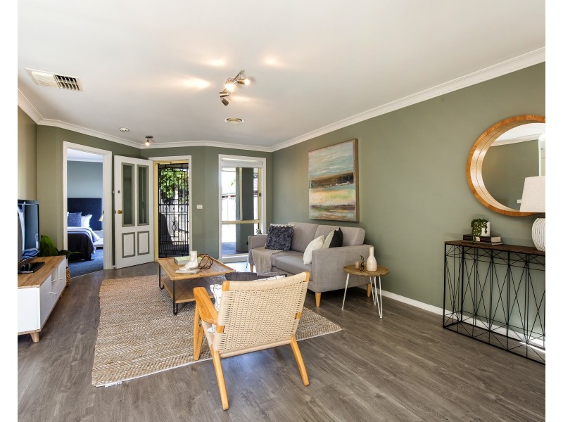 2/12 Doyle Street, Avondale Heights VIC 3034