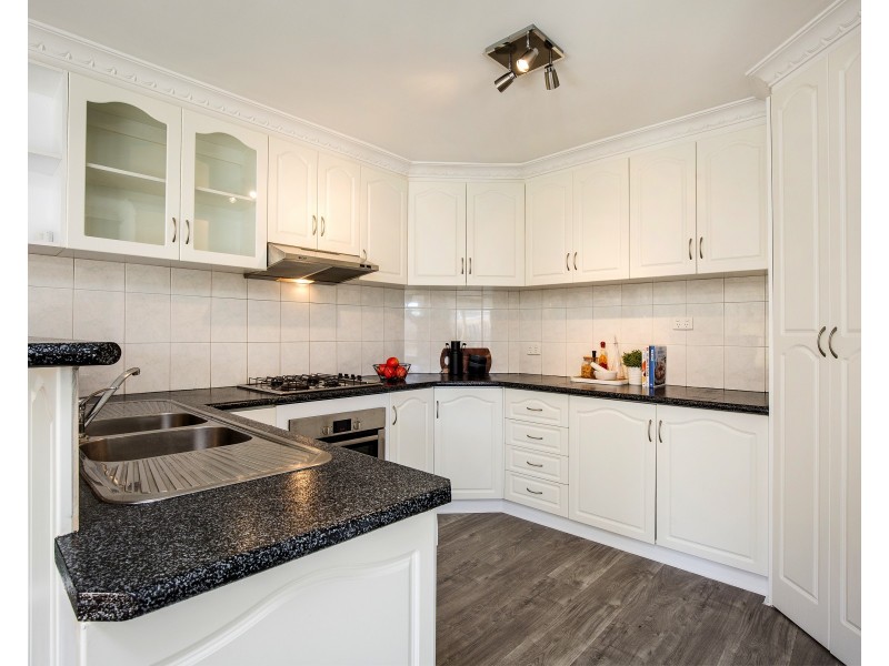 2/12 Doyle Street, Avondale Heights VIC 3034