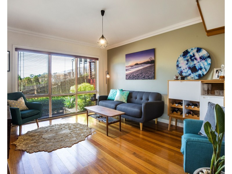 5B Weyburn Place, Avondale Heights VIC 3034