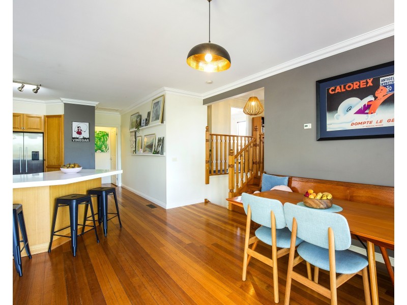 5B Weyburn Place, Avondale Heights VIC 3034