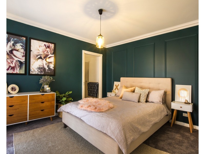 5B Weyburn Place, Avondale Heights VIC 3034