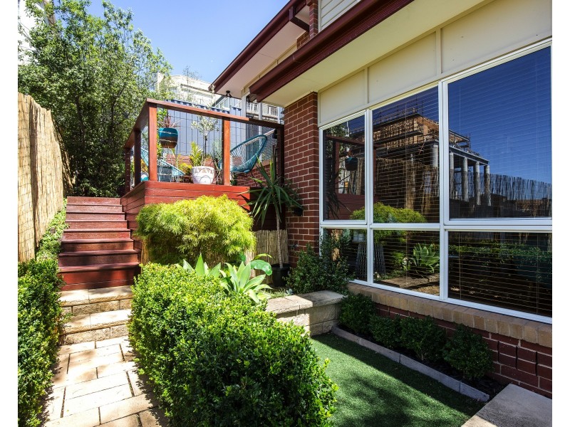 5B Weyburn Place, Avondale Heights VIC 3034