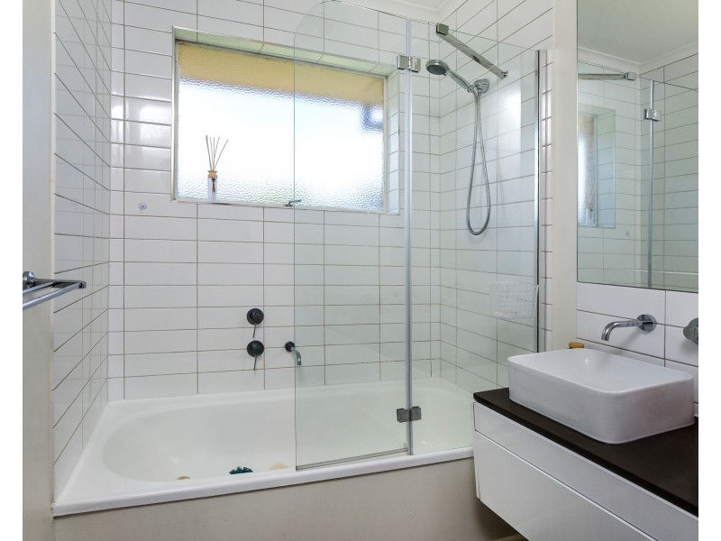 38 St Raphael Street, Avondale Heights VIC 3034